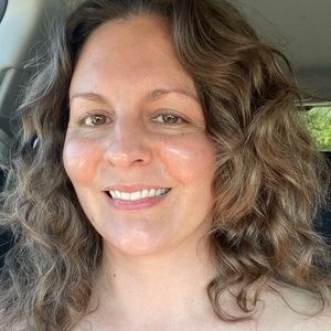 Meet your Posher, Carissa